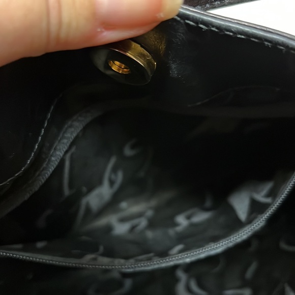 Salvatore Ferragamo black shoulder bag - Picture 14 of 15